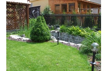 Eslovaquia Privát Uhorská Ves, Exterior